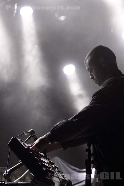 YOUNG FATHERS - 2013-11-08 - PARIS - La Cigale - 